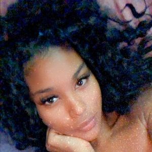 Meet your Posher, Ebony